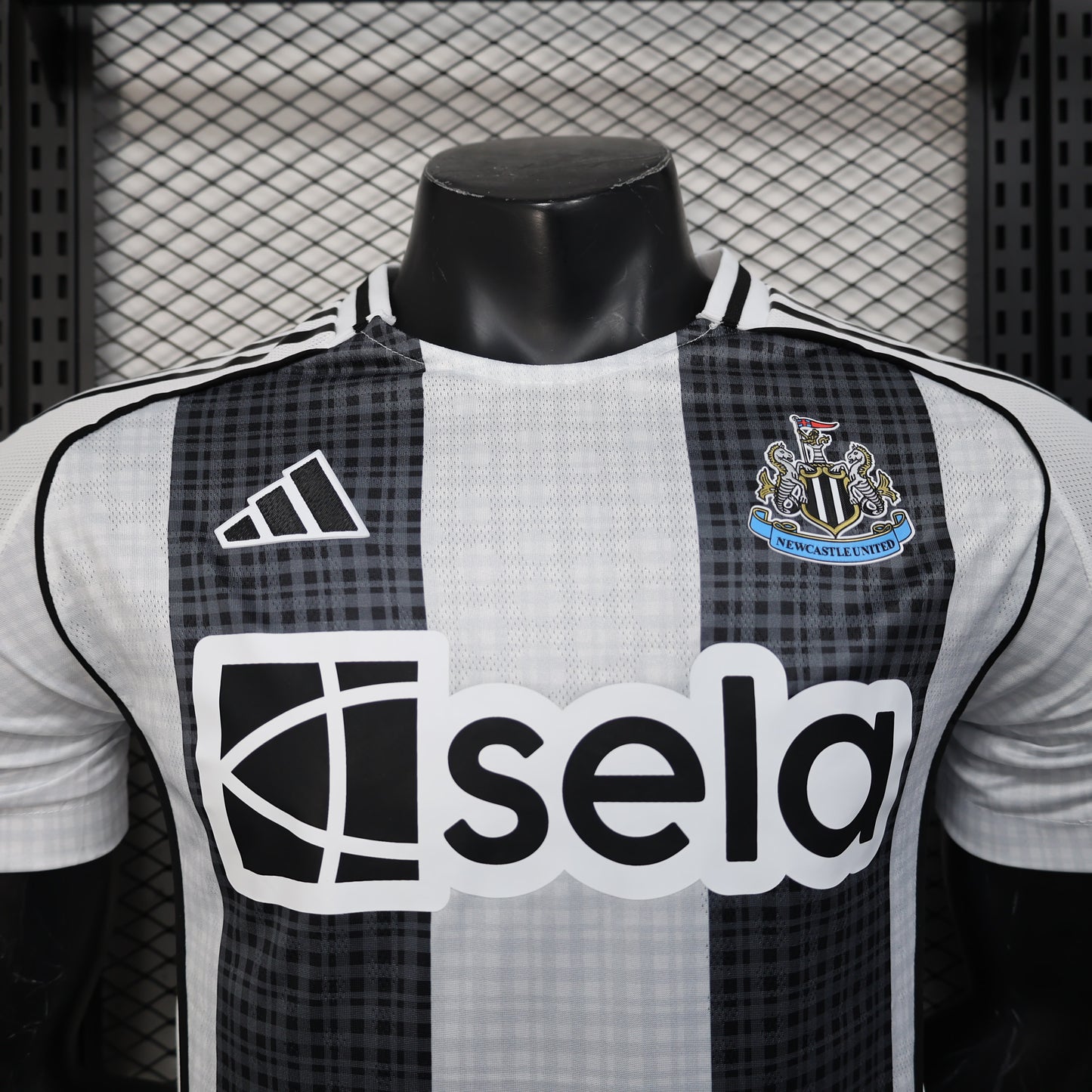 Newcastle Player Home 2025/2026